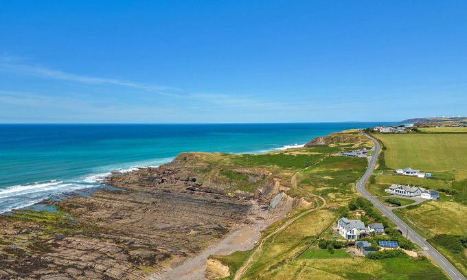 Widemouth Bay Cabin | Finest Retreats - Bay Views