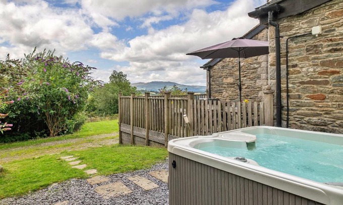 Eglwysbach House | Finest Retreats - Hilltop Haven