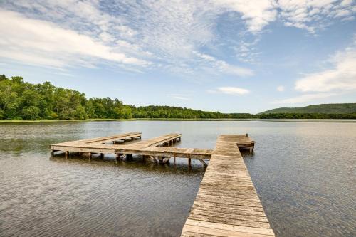 Fackler House | Fire Pit and BBQ Lake Guntersville Family Home