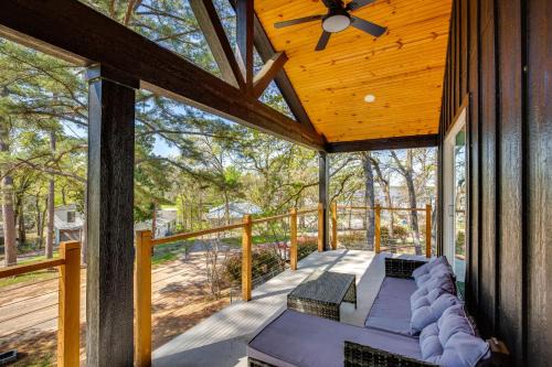 Gun Barrel City House | Fire Pit and Grill Lakeside Gun Barrel City Home!