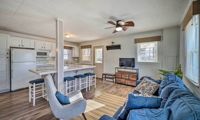 Mecosta Cottage | Fire Pit & Grill: Lakeview Mecosta Cottage!