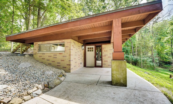 Vandercook Lake House | Fire Pits & Grill: Lakefront Jackson Home