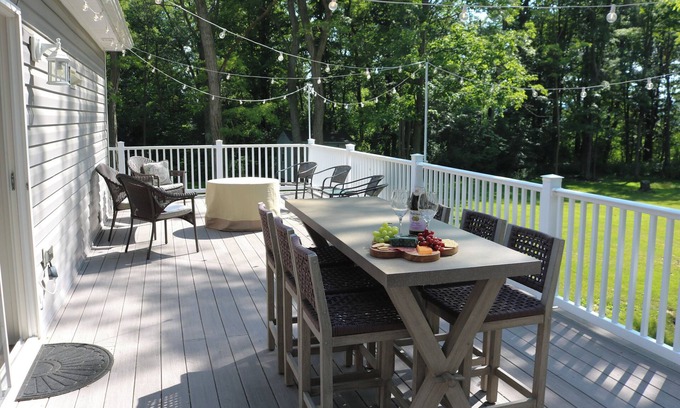 Town of Jerusalem Cottage | Fire Table, Lg Backyard & Deck, 3BDR Cottage, Penn Yan