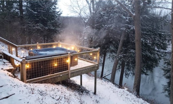 New Richmond Cabin | Fire & Water | Rejuvenating Stay on the Riverbend