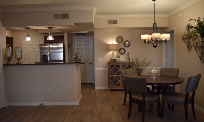 North Scottsdale Condo | First floor condo in desirable Scottsdale location