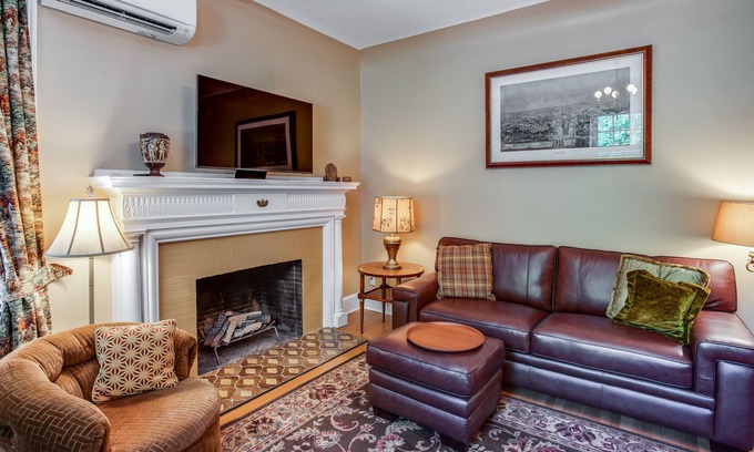 East Avenue House | First Floor Lovely One Bedroom in 1910 Tudor Home