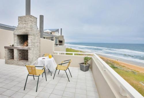 Henties Bay Apartment | First Group Desert Rose