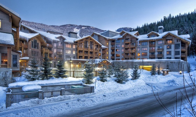 Whistler Creekside Apartment | First Tracks Lodge