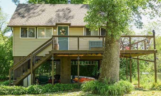 Mill Hall Cottage | Fish Bald Eagle Creek & watch wildlife!