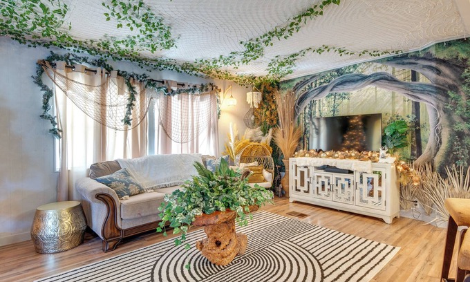 South Waterfront Park Apartment | Fish & Boat: Riverfront Apt w/Canoe in Edgewater
