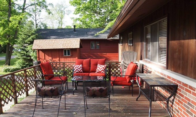 Gloria Glens Park House | Fish, Swim, Or Boat On Ohio's Largest Natural Lake. Super Affordable 3 Br