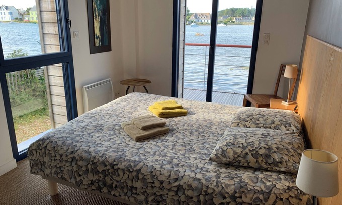 Treffiagat House | Fisherman's house with exceptional view of the back port, close to the beaches