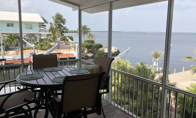 Twin Lakes House | Fisherman’s Paradise Key largo
