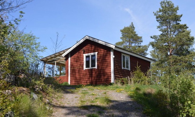 Norrkoping Municipality House | Fishing holiday home 50 meters from the water