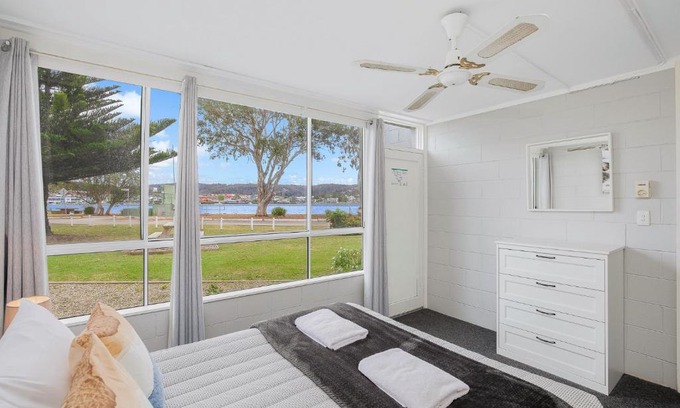 Merimbula House | Fishpen Holiday Apartments