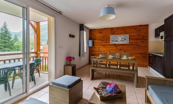 Saint-Mamet Apartment | Fitness, swimming pool, sauna, terrace, balcony, tv, ski locker, 38-40m², Luchon-Superbagnères