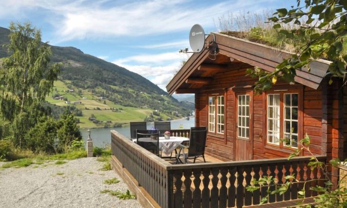 Olden House | Fjordblick I by Interhome