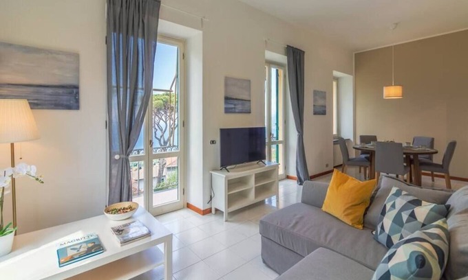 Ruta Apartment | Flaminia House, Sea View, Wifi and Parking