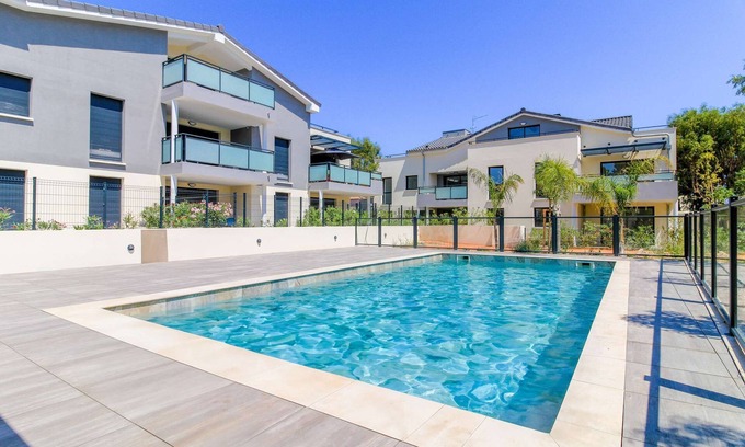 La Faviere Apartment | Flat in La Favière : Pool et Beach by SELECTsoHOME