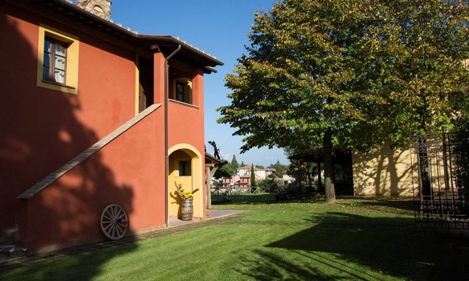 Lari Apartment | Flat in Lari, A/C, terrace, pool, restaurant, Wi-Fi, close to the village, Al