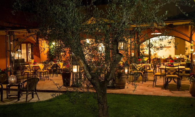 Lari Apartment | Flat in Lari, A/C, terrace, pool, restaurant, Wi-Fi, close to the village, La