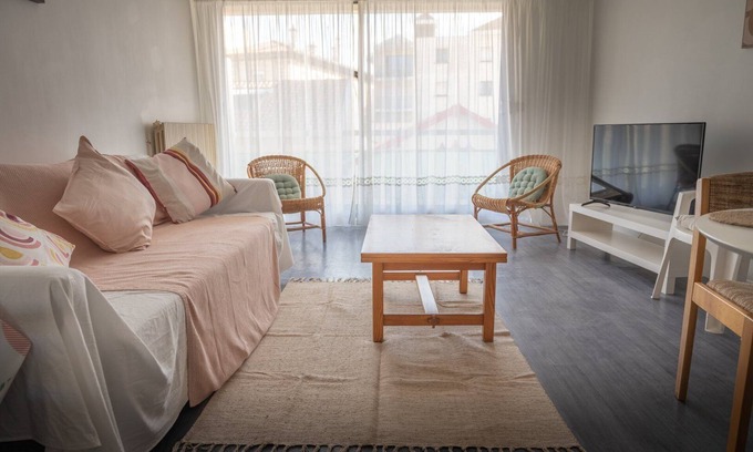Arcachon Apartment | Flat Les Coraux, centre & beach