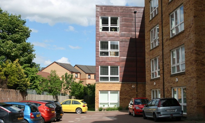 East End Apartment | Flat on the Green 6. Modern 2 bed apartment adjacent to Glasgow Green