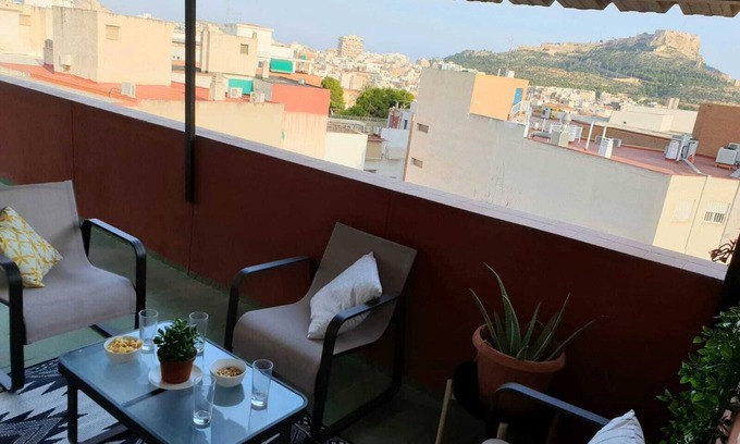 Campoamor Apartment | Flat with private terrace, view of the Castillo