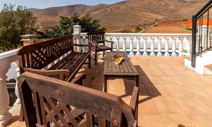 Antigua Cottage | Flatguest Chozo del Viejo - Peaceful country Villa with Pool