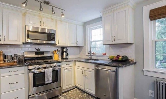 Greenwich Apartment | Flex Comfort Apts of Greenwich #2