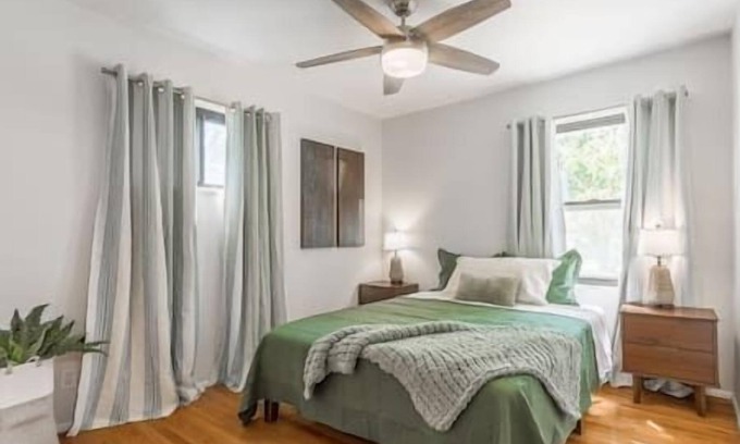 Kansas City House | Flexible Stay-Close to Downtown