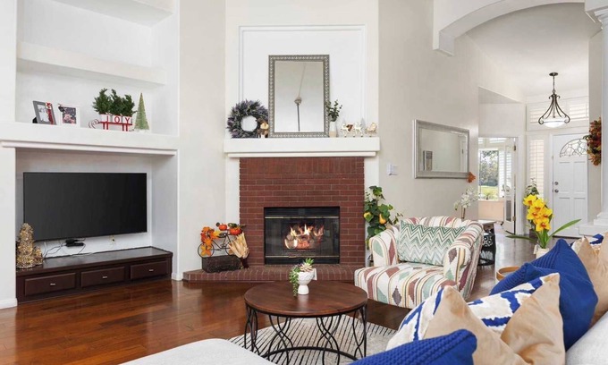 Greenacres House | Flexible Stays Await! Pet-Friendly Home with Garage & Cozy Workspace Here #41844