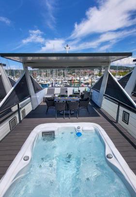 Seca House | Floating Sea House SEAESTA