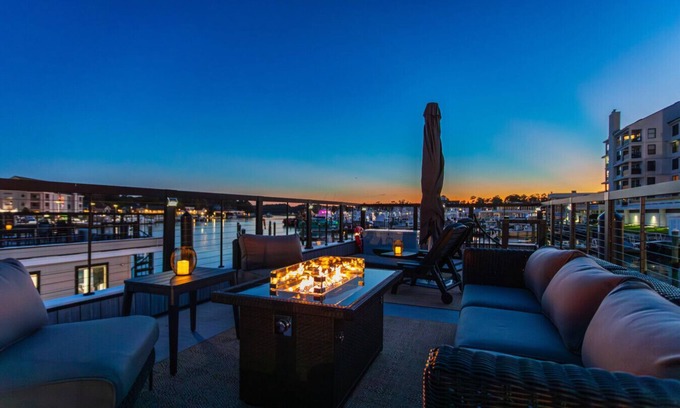 Dam Neck Boat Rental | FLOHOM 11 - Serene Sunsets with 360° Views