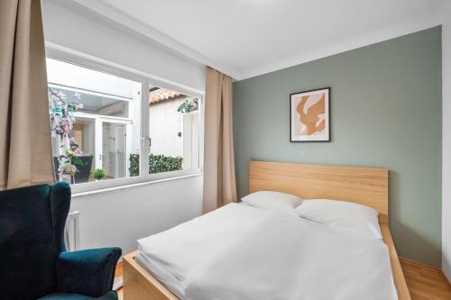 Schottenfeld Apartment | Flora Collection