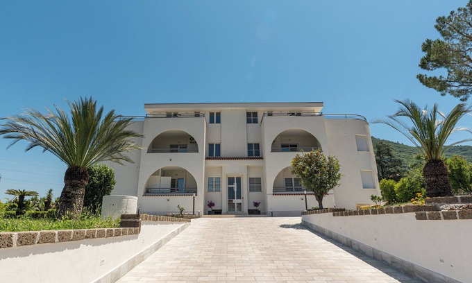 Castellammare di Stabia Villa | Floral Apartment