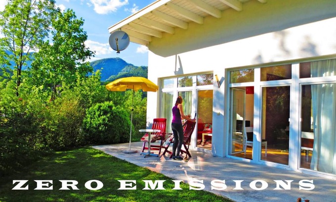 Bad Ischl House | FLORES, Ferienhaus oder Doppelzimmer, im Grünen, 5 Gehminuten ins Zentrum, Parkplatz, zero emissions