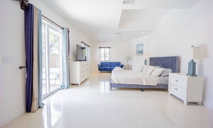 Oakland Park House | Florida Blue Dream, Beautiful location, family friendly and close to everything!