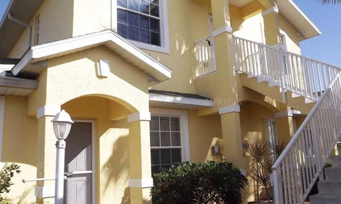 Al Lago Village Condo | Florida Condo Near Golf Course