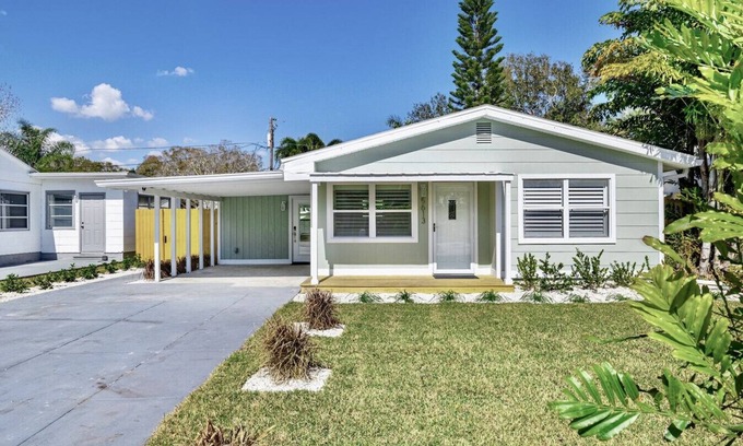 Gulfport House | Florida Gulf Coast Luxury Oasis