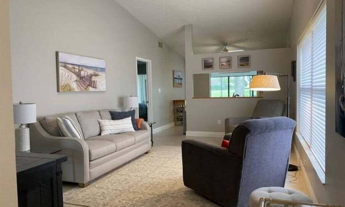 Sun 'N Lake House | Florida's sun and golf living!