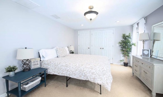 Plant City House | Florida Vacation Magic, Pool, 8BR-5BA
