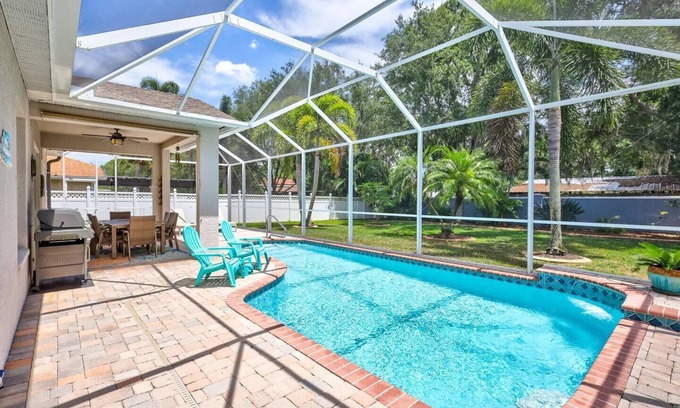 Sabal Harbour Villa | Florida Villa Sunrise - 4 Bedroom Home with Pool by Gulfcoast Holiday Homes