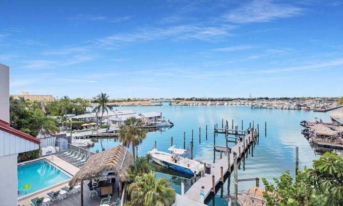 Meadows Condo | Florida | Waterfront 2BR/2BA w/Pool + Dock Access