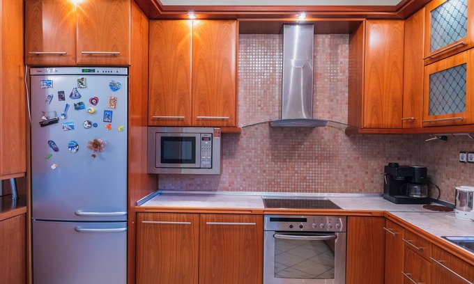 Florina Apartment | Florina House - Spacious with 2 Bedrooms and mountain view