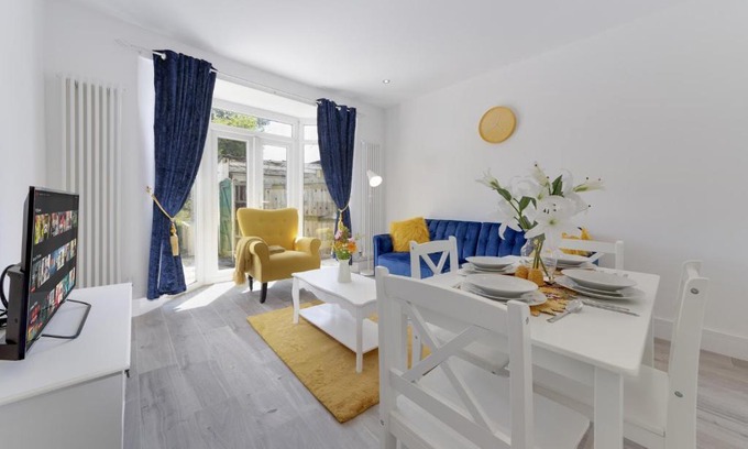 Clayhall Apartment | Flourish Apartments - Marlborough House - Ilford
