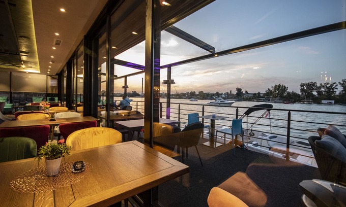 Cukarica Hotel | Flow