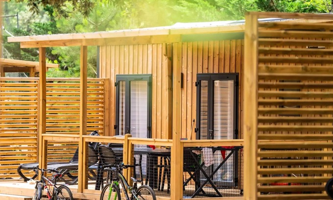 Saint-Trojan-les-Bains House | Flower Camping Monplaisir * - Mobil-Home Premium 30 m2 - 2 bedrooms - semi covered terrace - TV + CLIM + sheets + towels 4 people