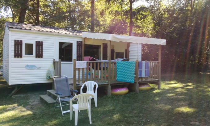 Pays-de-Belves House | Flower Camping Les Nauves * - Mobil home Standard 29 m2 2 bedrooms + covered terrace 4 people