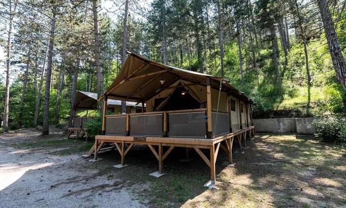 Die House | Flower Camping la Pinède * - Lodge Insolite Pinede 46m2 - 2 bedrooms + Covered terrace + Plancha - 5 to 7 people - 5 pers. included in the tariff